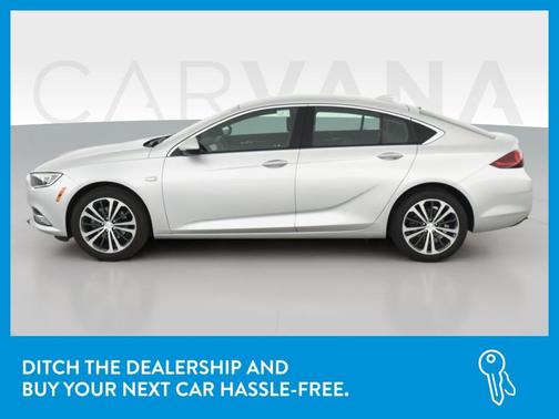 Photo 4 of 46 of 2018 Buick Regal Sportback Essence