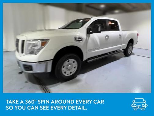 Photo 3 of 24 of 2019 Nissan Titan XD SV