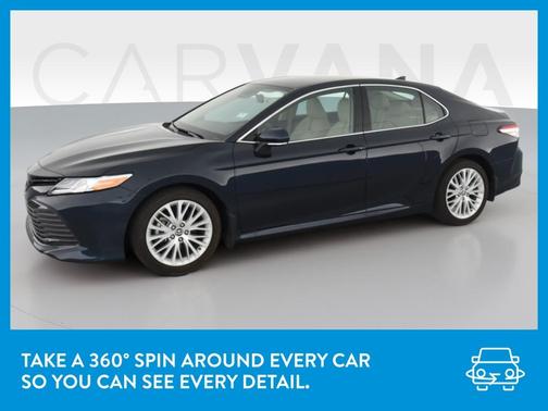 Photo 3 of 46 of 2019 Toyota Camry XLE