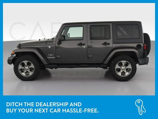 Photo 4 of 32 of 2017 Jeep Wrangler Unlimited Sahara