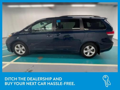 Photo 4 of 52 of 2012 Toyota Sienna LE