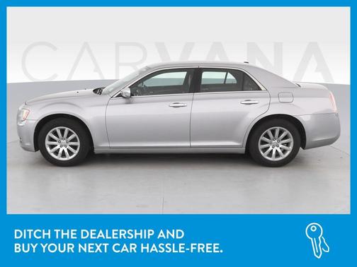 Photo 4 of 43 of 2011 Chrysler 300 Limited