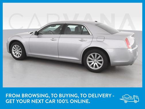 Photo 5 of 43 of 2011 Chrysler 300 Limited