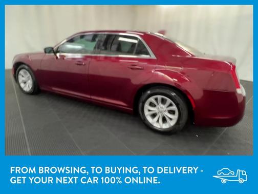 Photo 5 of 36 of 2015 Chrysler 300 Limited