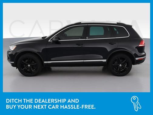 Photo 4 of 46 of 2017 Volkswagen Touareg V6 Wolfsburg Edition