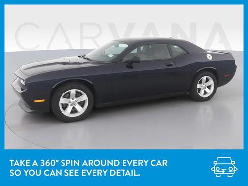 Photo 3 of 37 of 2011 Dodge Challenger R/T