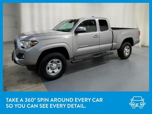Photo 3 of 35 of 2019 Toyota Tacoma SR5