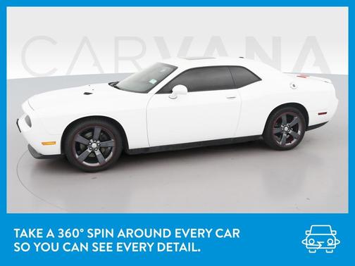 Photo 3 of 40 of 2013 Dodge Challenger SXT
