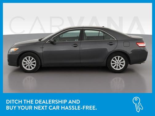 Photo 4 of 41 of 2010 Toyota Camry XLE