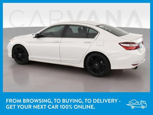 Photo 5 of 34 of 2017 Honda Accord Sport