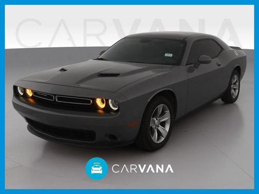 Photo 1 of 37 of 2018 Dodge Challenger SXT