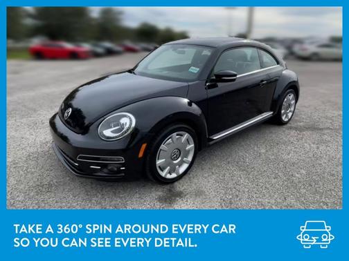 Photo 3 of 35 of 2019 Volkswagen Beetle 2.0T SE