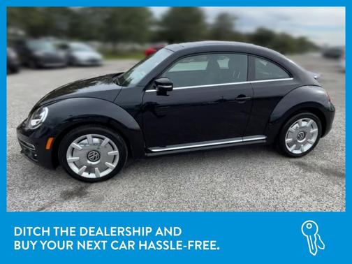 Photo 4 of 35 of 2019 Volkswagen Beetle 2.0T SE