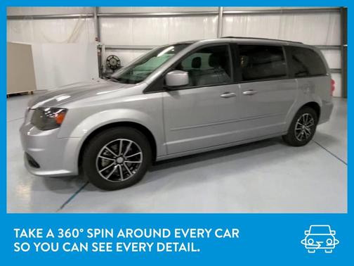 Photo 3 of 35 of 2017 Dodge Grand Caravan GT