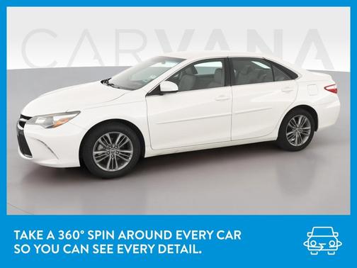 Photo 3 of 32 of 2015 Toyota Camry SE