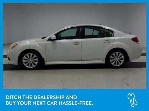 Photo 4 of 31 of 2011 Subaru Legacy 3.6R Limited
