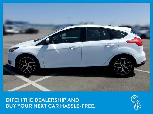 Photo 4 of 33 of 2017 Ford Focus SEL