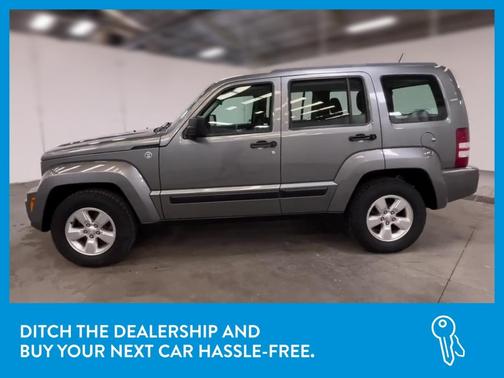 Photo 4 of 42 of 2012 Jeep Liberty Sport