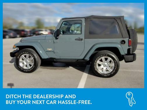 Photo 4 of 28 of 2014 Jeep Wrangler Sahara