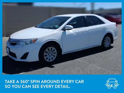 Photo 3 of 49 of 2013 Toyota Camry LE