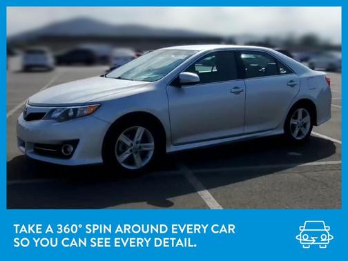 Photo 3 of 31 of 2013 Toyota Camry SE