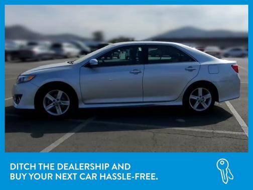 Photo 4 of 31 of 2013 Toyota Camry SE