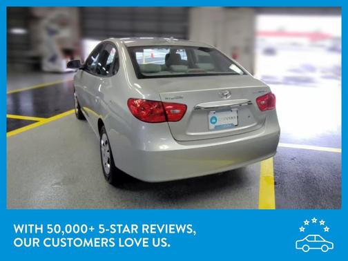 Photo 5 of 32 of 2010 Hyundai Elantra GLS