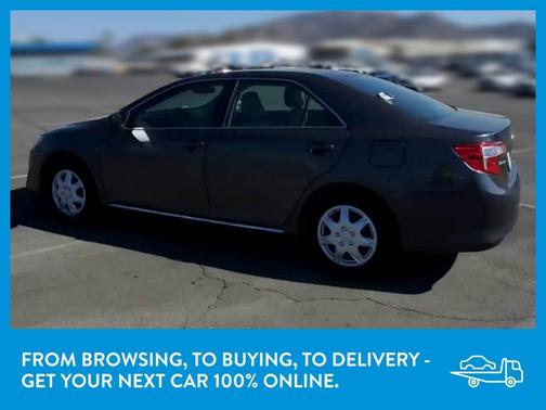 Photo 5 of 32 of 2014 Toyota Camry LE
