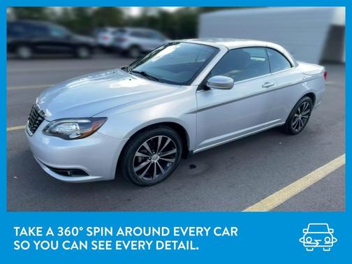 Photo 3 of 32 of 2012 Chrysler 200 S