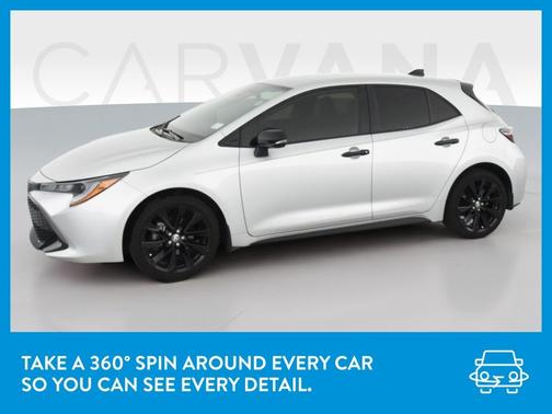 Photo 3 of 42 of 2021 Toyota Corolla Hatchback SE