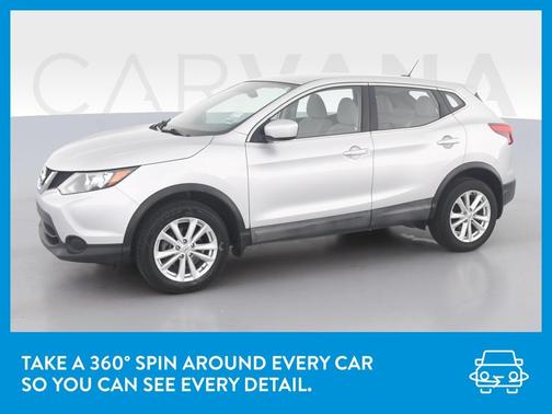 Photo 3 of 32 of 2017 Nissan Rogue Sport S