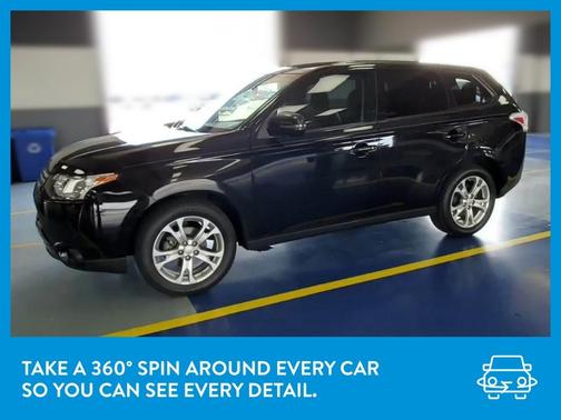 Photo 3 of 36 of 2014 Mitsubishi Outlander SE