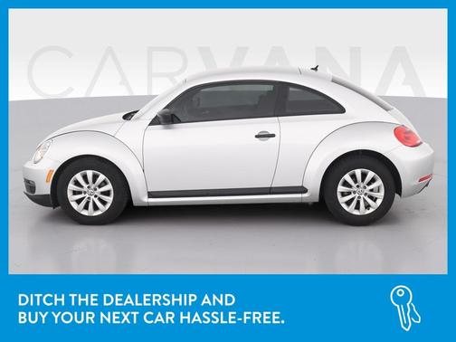 Photo 4 of 37 of 2013 Volkswagen Beetle 2.5L