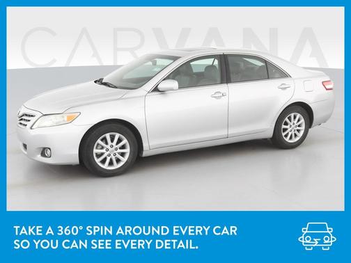Photo 3 of 45 of 2010 Toyota Camry XLE