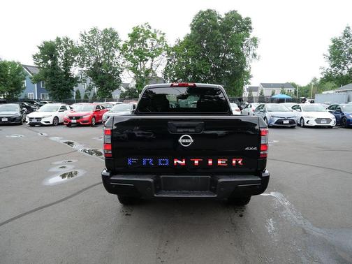 Super Black 2022 Nissan Frontier S