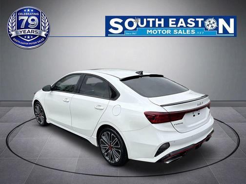 Snow White Pearl 2023 Kia Forte GT