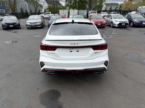 Snow White Pearl 2023 Kia Forte GT