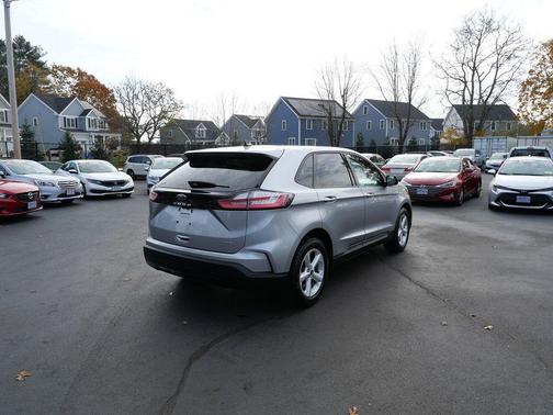 2021 Ford Edge SE
