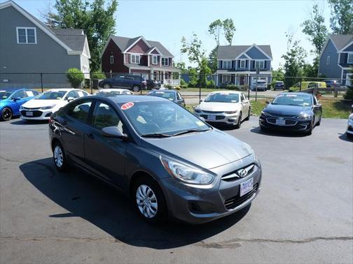 2012 Hyundai Accent GLS
