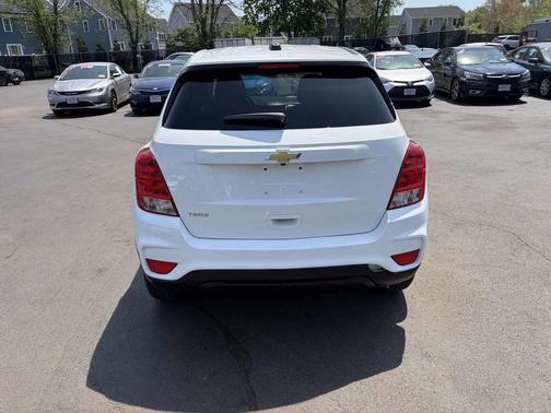Summit White 2020 Chevrolet Trax LS