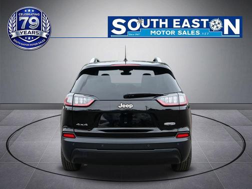 Diamond Black Crystal Pearlcoat 2021 Jeep Cherokee Latitude Plus