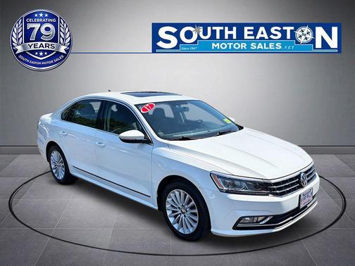 Pure White 2017 Volkswagen Passat 1.8T SE