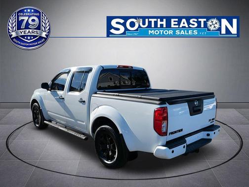 Glacier White 2018 Nissan Frontier SV