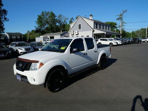 Glacier White 2018 Nissan Frontier SV