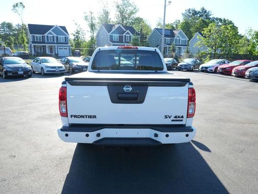 Glacier White 2018 Nissan Frontier SV
