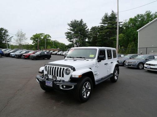 Bright White Clearcoat 2019 Jeep Wrangler Unlimited Sahara