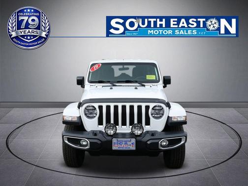 Bright White Clearcoat 2019 Jeep Wrangler Unlimited Sahara