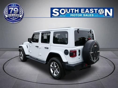 Bright White Clearcoat 2019 Jeep Wrangler Unlimited Sahara