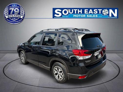 Crystal Black Silica 2019 Subaru Forester Premium