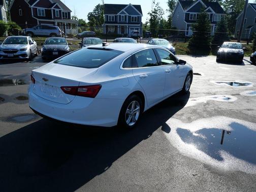 Summit White 2023 Chevrolet Malibu 1LS